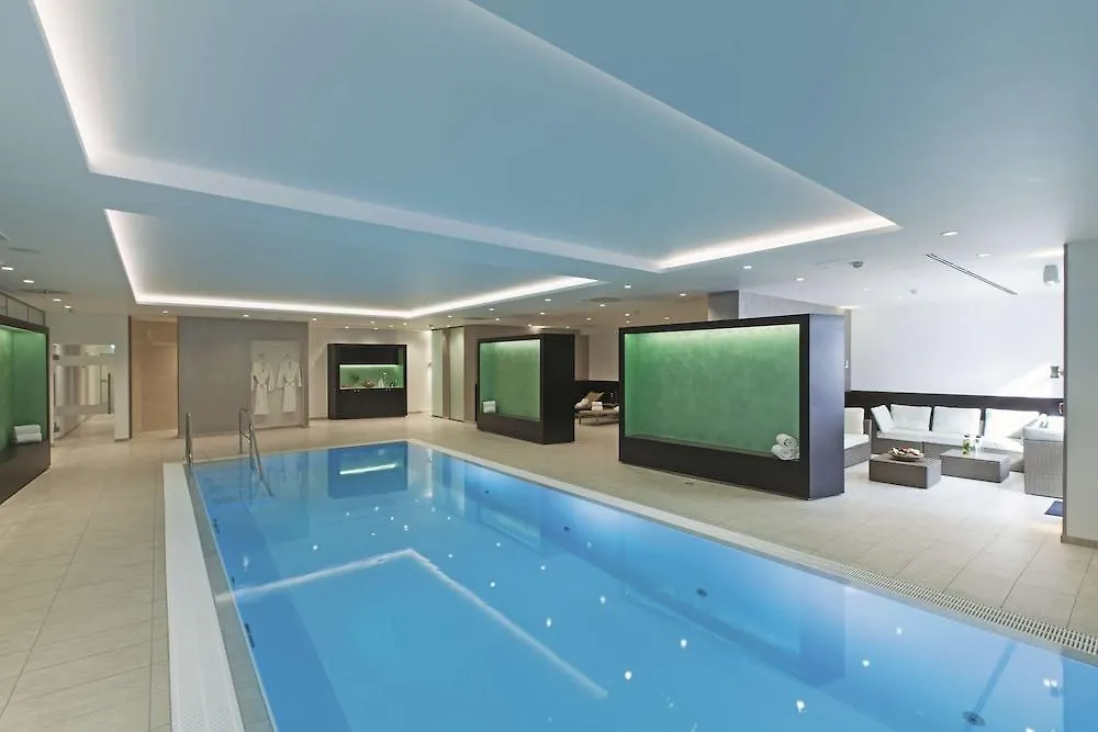 Radisson Blu Conference Hotel, Duesseldorf 4*, Dusseldorf